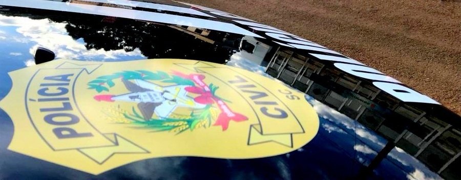 VIATURA DA POLICIA COM SLOGAN