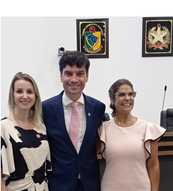 Delegada Mônica Manganelli(lado direito da foto), Delegado Geral Ulisses Gabriel(ao meio) e Patrícia Fronza (ao lado esquerdo)