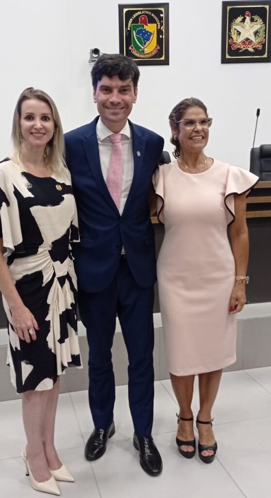 Delegada Mônica Manganelli(lado direito da foto), Delegado Geral Ulisses Gabriel(ao meio) e Patrícia Fronza (ao lado esquerdo)