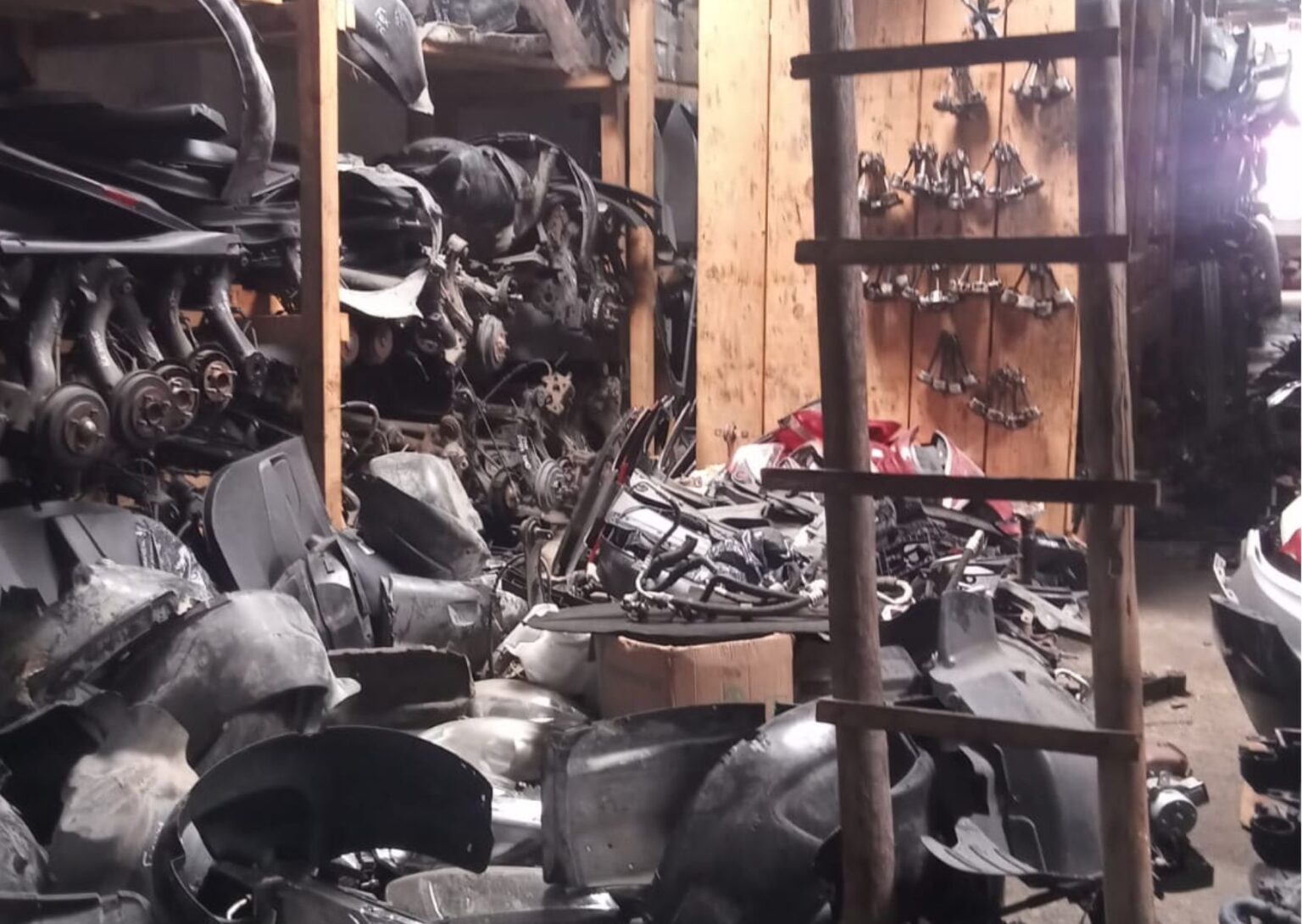 PEÇAS DE CARROS