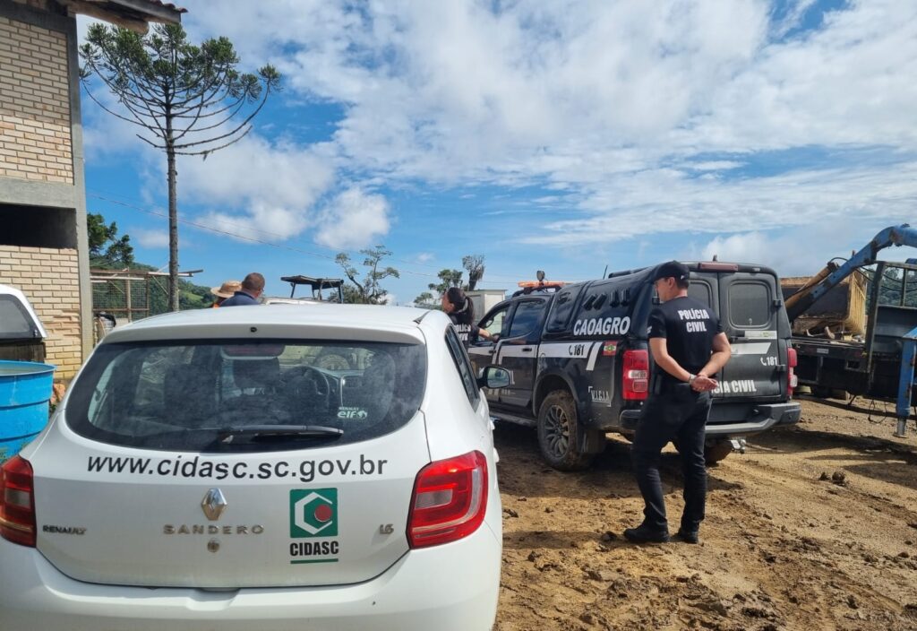 VIATURA DO CIDASC E DA POLICIA CIVIL